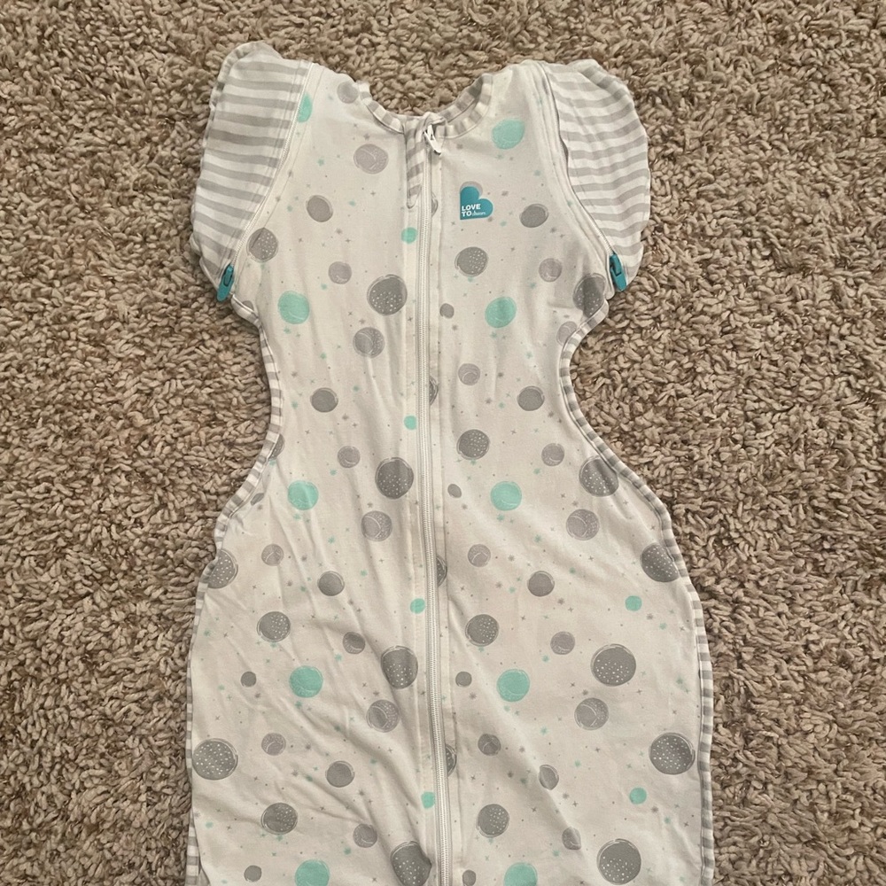 Love to dream swaddle LITE 0.2 TOG size MEDIUM (13-19lbs)